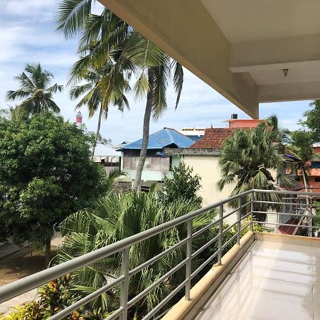 Sandy Beach Hotel Thiruvananthapuram Esterno foto