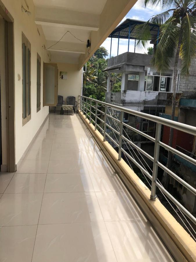 Sandy Beach Hotel Thiruvananthapuram Esterno foto
