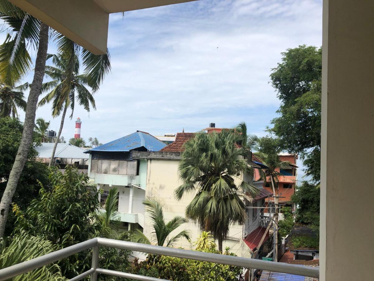 Sandy Beach Hotel Thiruvananthapuram Esterno foto