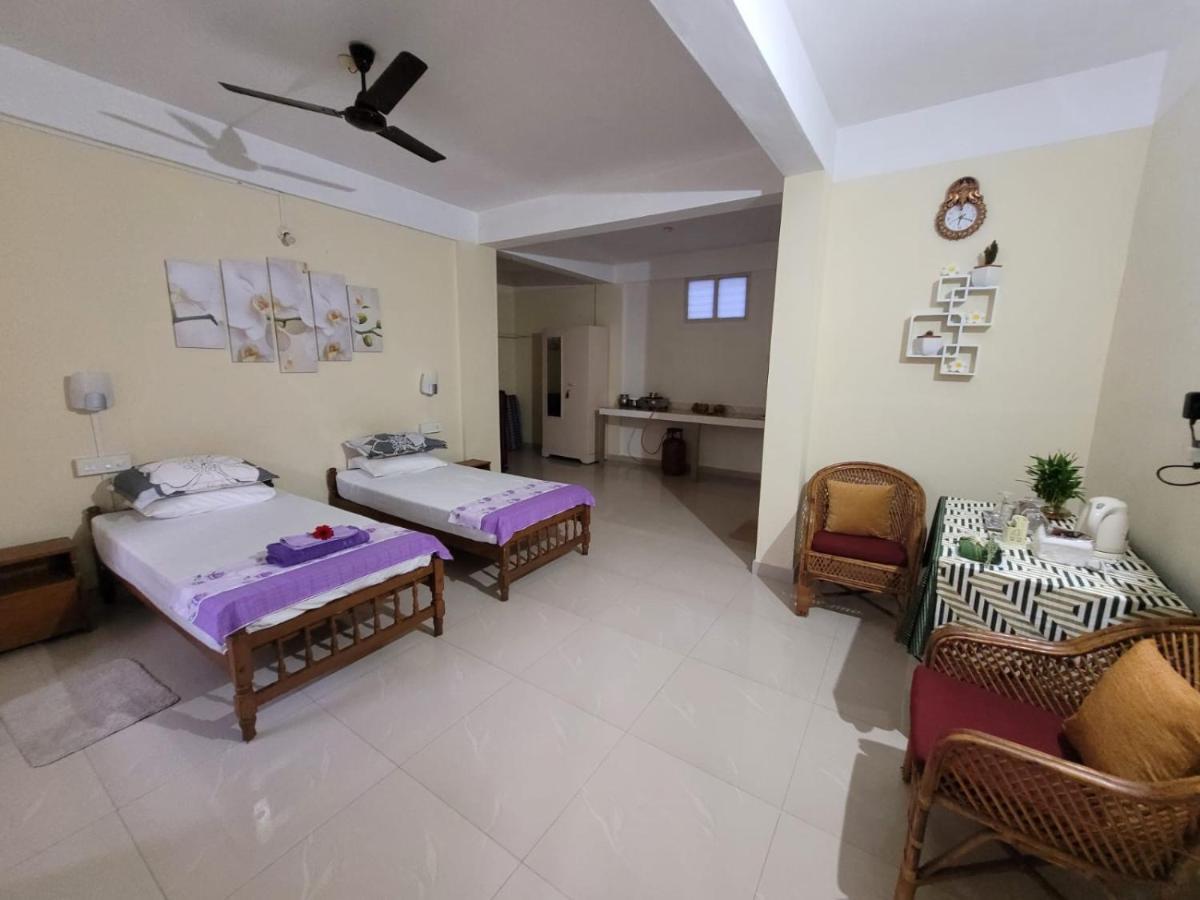 Sandy Beach Hotel Thiruvananthapuram Esterno foto