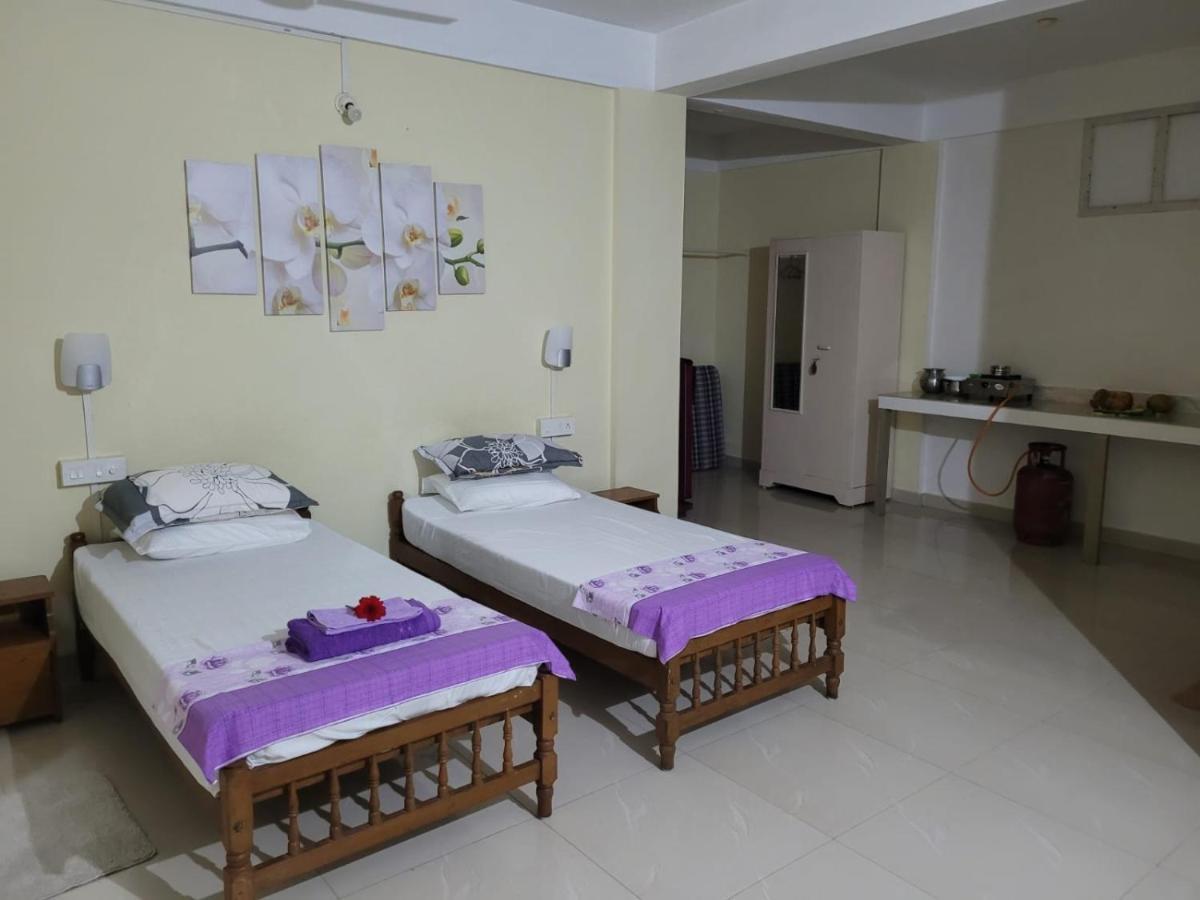 Sandy Beach Hotel Thiruvananthapuram Esterno foto