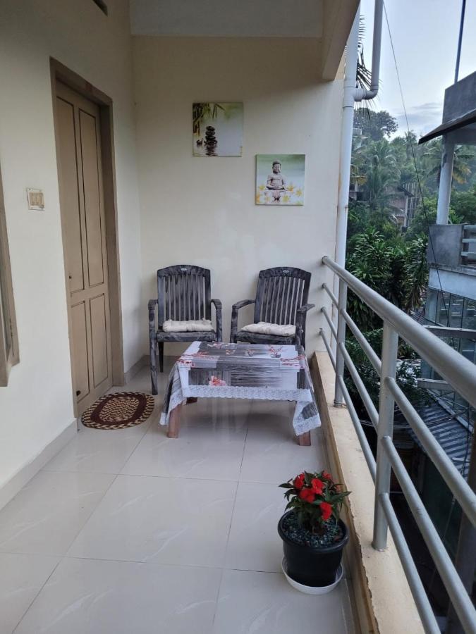Sandy Beach Hotel Thiruvananthapuram Esterno foto